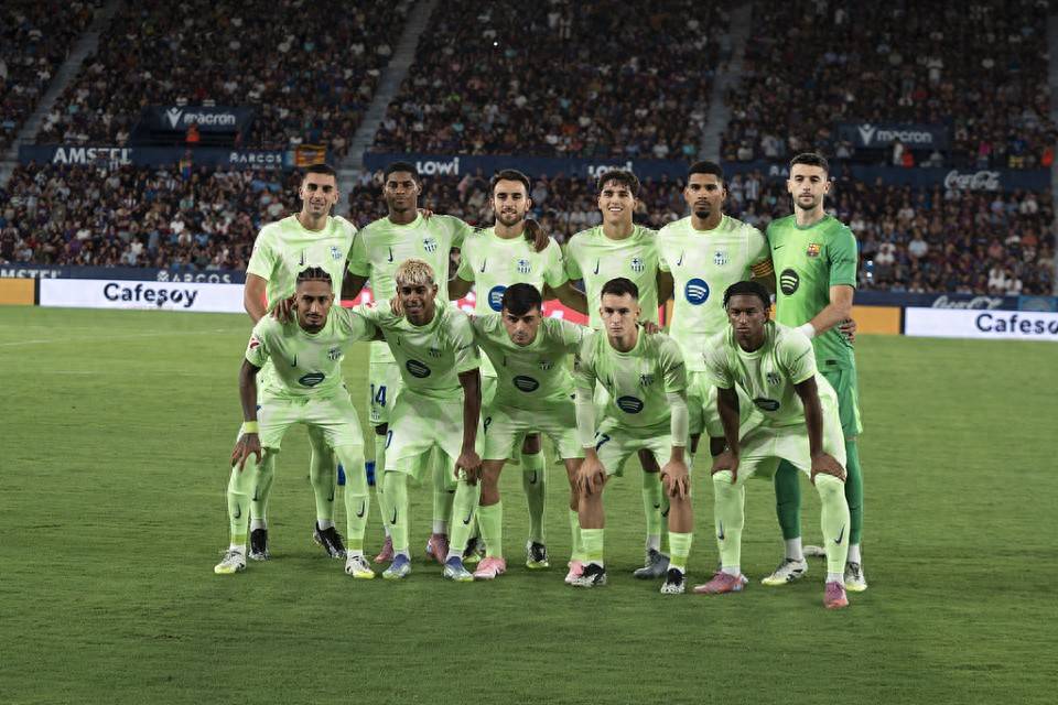 湖人112-124国王遭4坏消息！艾顿仍低迷，配角起伏大，攻守全崩！