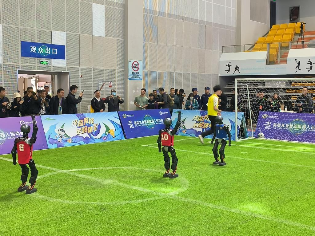 字母哥31分钟狂轰37+11！雄鹿客场击溃国王，拉文复出难救五连败